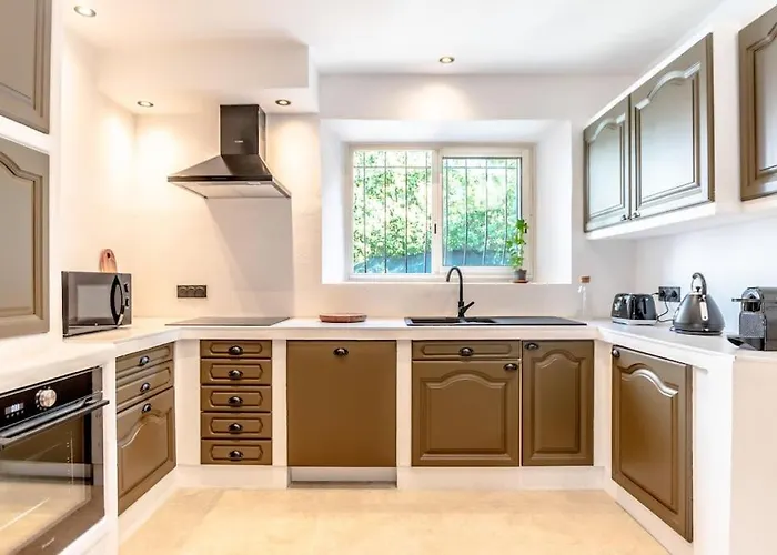 La Les Lauriers, 150 M De La Mer, Grimaud, Golfe De St Tropez Grimaud